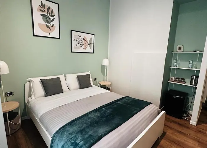 Ad 111 Coladirienzo Rooms - By Ad Roma